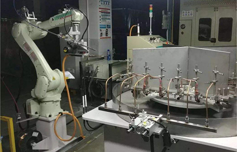 機器人焊機機